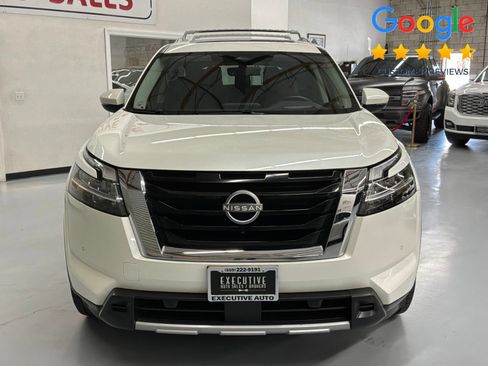 Used 2024 Nissan Pathfinder Platinum FWD image 2