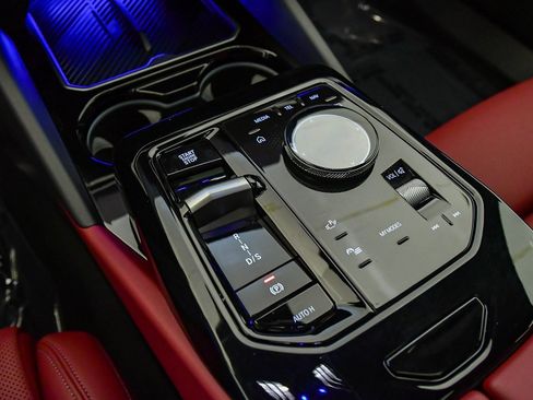 Used 2025 BMW 530i w/ Premium Package image 23