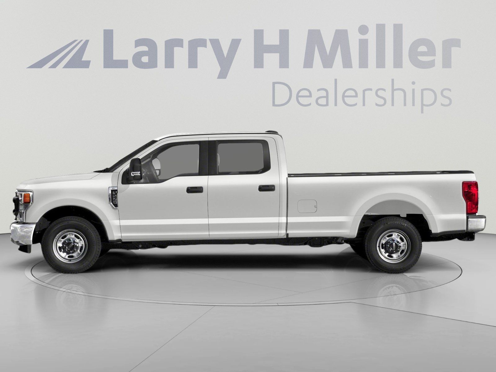 Used 2022 Ford F250 XL w/ STX Appearance Package RWD image 3
