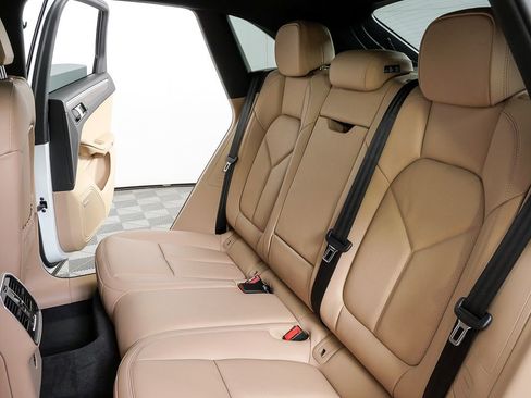 New 2026 Porsche Macan S image 22