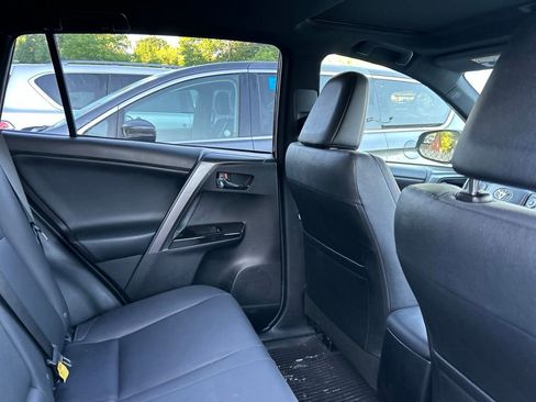Used 2018 Toyota RAV4 SE w/ All Weather Liner Package AWD/4WD image 12