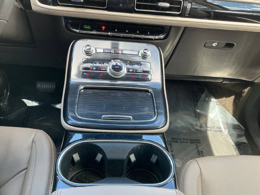 Used 2022 Lincoln Nautilus FWD w/ Premium Package image 20