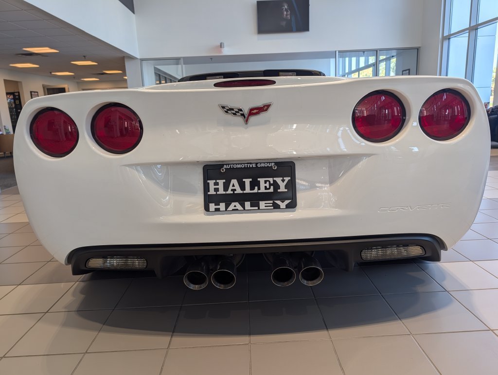 Used 2011 Chevrolet Corvette Grand Sport w/ Preferred Equipment Group RWD image 6