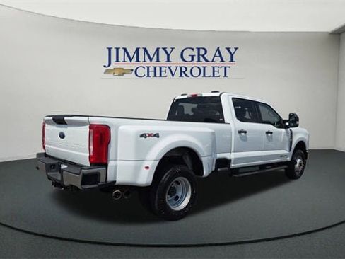 Used 2024 Ford F350 XLT image 3