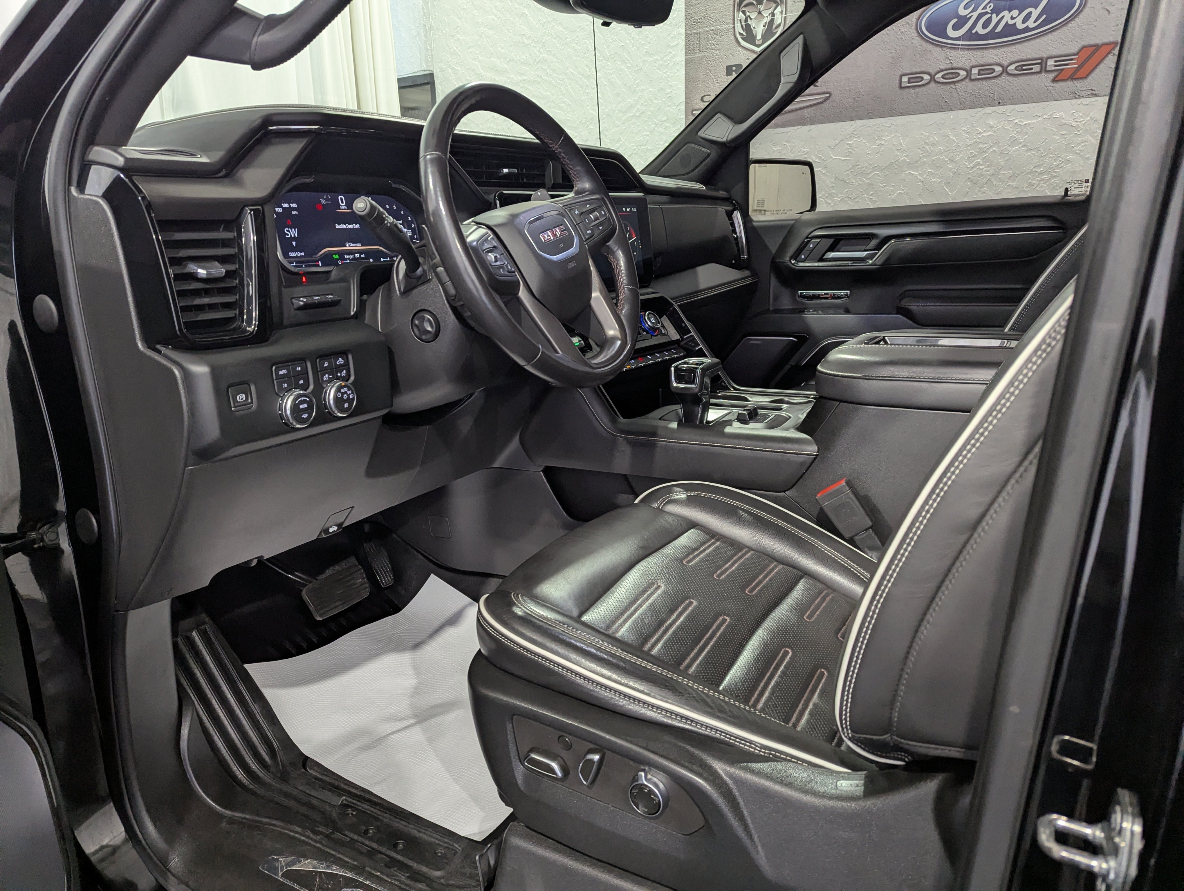 Used 2022 GMC Sierra 1500 AT4X AWD/4WD image 18
