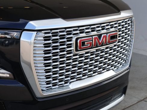 Used 2021 GMC Yukon Denali w/ Denali Ultimate Package AWD/4WD image 63