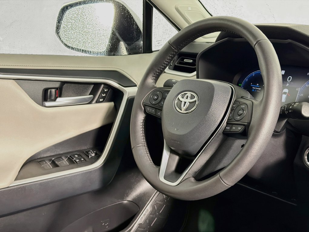 Used 2024 Toyota RAV4 Limited w/ Advanced Technology Package FWD image 36