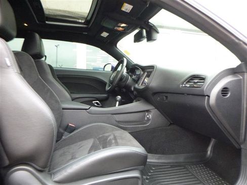 Used 2023 Dodge Challenger R/T w/ Plus Package image 8