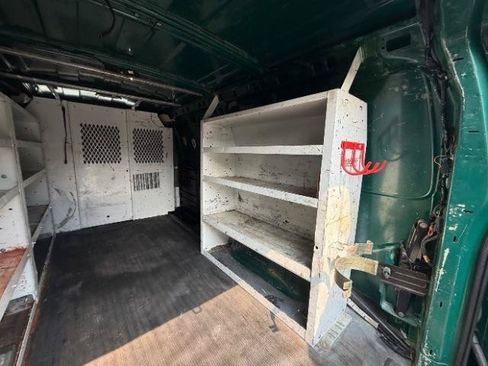 Used 2018 GMC Savana 3500 w/ Driver Convenience Package RWD image 7