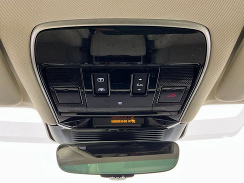 Certified 2023 Land Rover Range Rover SE image 13