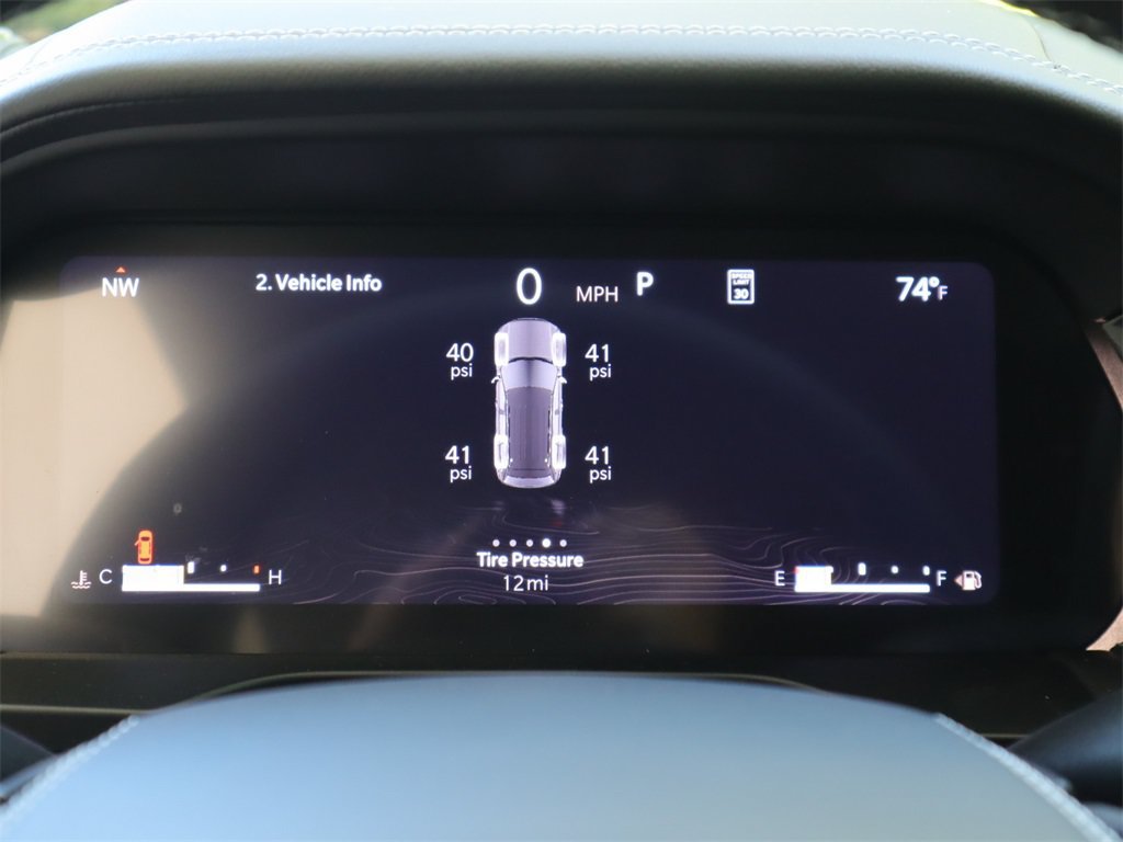 Used 2023 Jeep Grand Cherokee Overland w/ Luxury Tech Group IV RWD image 12
