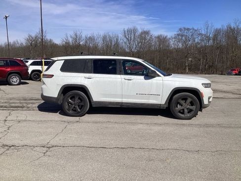 Used 2023 Jeep Grand Cherokee L Limited w/ Black Appearance Package image 8