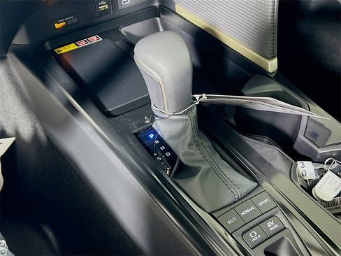 New 2026 Toyota Camry Hybrid image 15