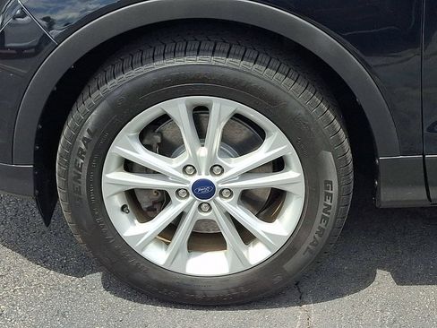 Certified 2018 Ford Escape SE w/ SE Sync 3 Package AWD/4WD image 8