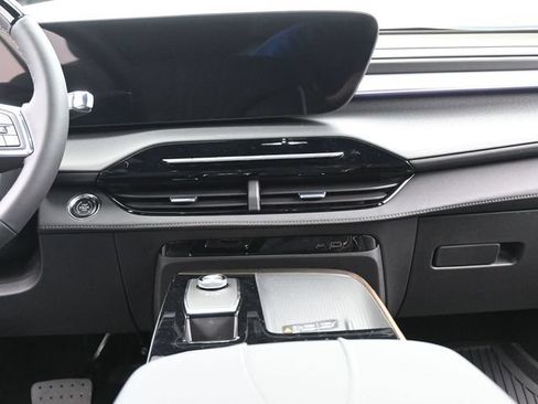 New 2026 Buick Enclave Avenir w/ Super Cruise Package FWD image 27