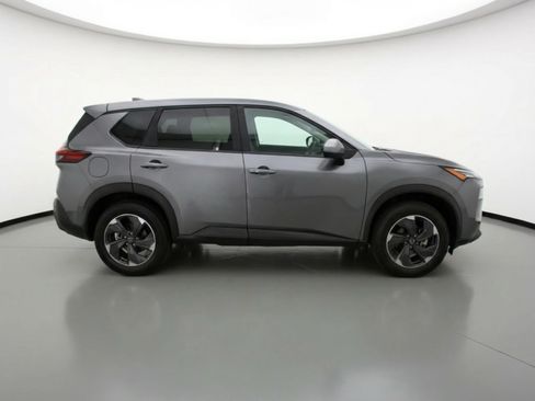 Used 2025 Nissan Rogue SV FWD image 11