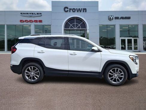 Used 2024 GMC Terrain SLT image 7