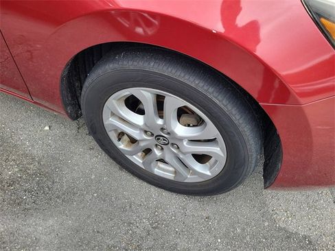 Used 2017 Toyota Yaris iA image 4