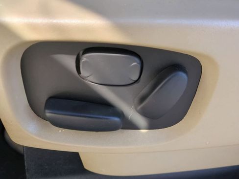 Used 2016 Land Rover LR4 HSE image 17