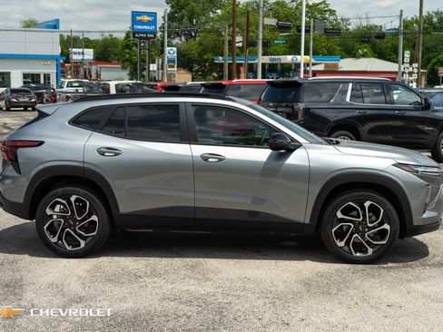 New 2026 Chevrolet Trax RS w/ Sunroof Package FWD image 4