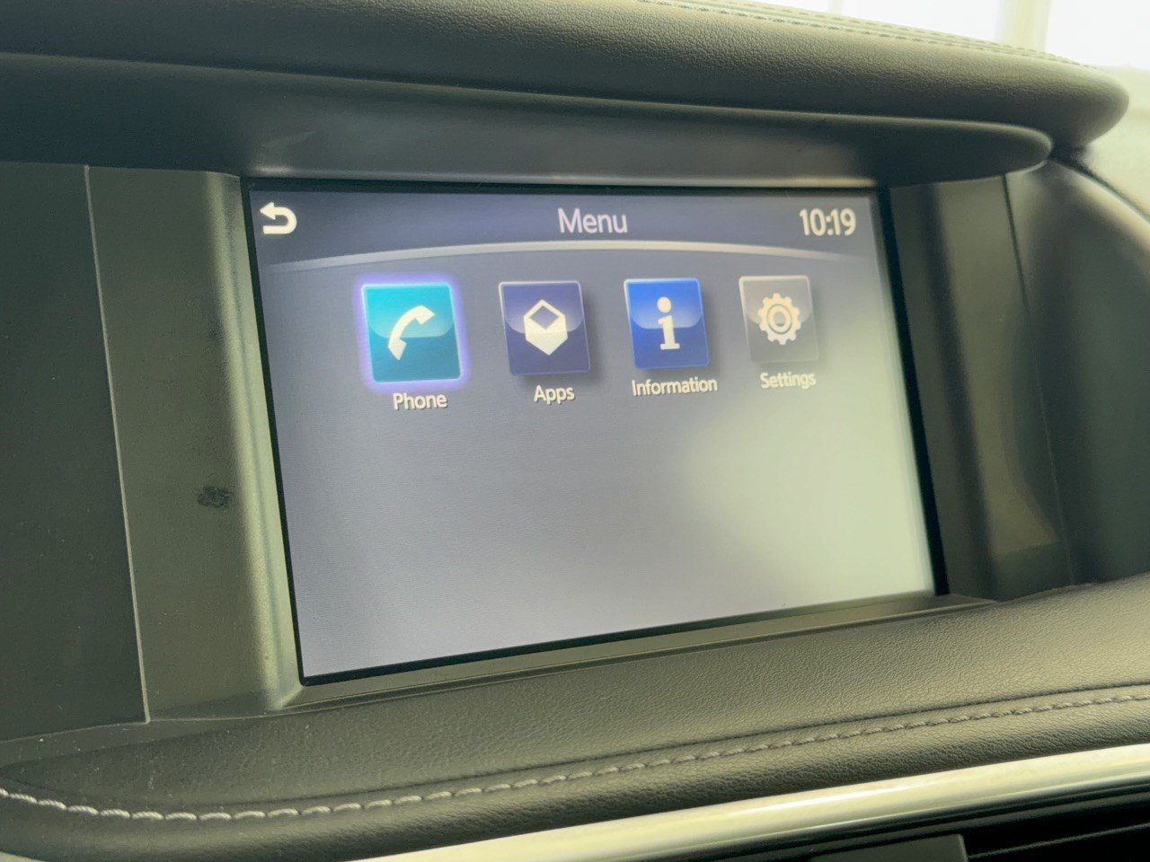 Used 2018 INFINITI QX30 FWD image 23