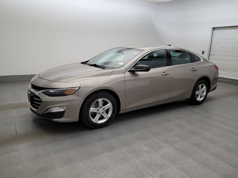 Used 2024 Chevrolet Malibu LS FWD image 2