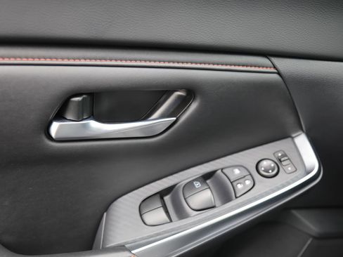 Used 2025 Nissan Sentra SR image 6