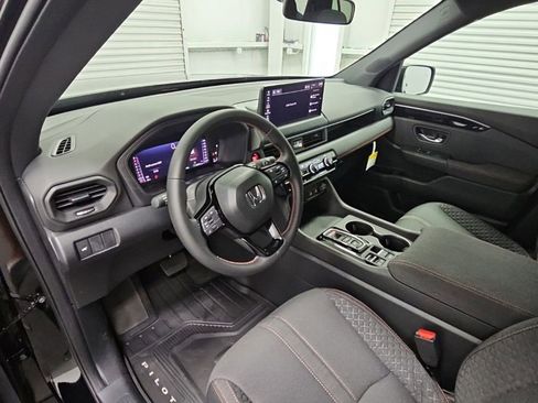New 2026 Honda Pilot Sport image 9