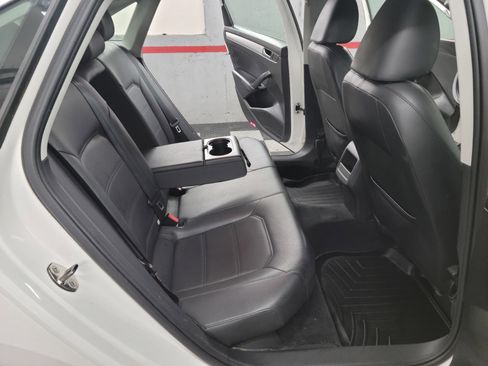 Used 2012 Volkswagen Passat 2.5 SE image 12