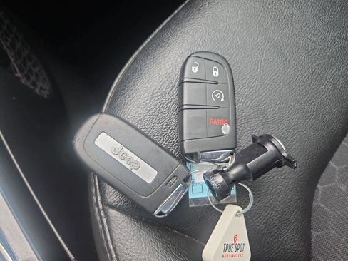 Used 2019 Jeep Compass Altitude image 33