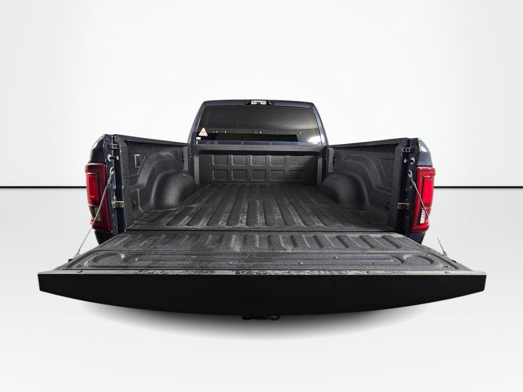 New 2026 RAM 3500 Big Horn AWD/4WD image 18