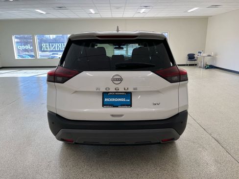 Used 2023 Nissan Rogue SV image 6