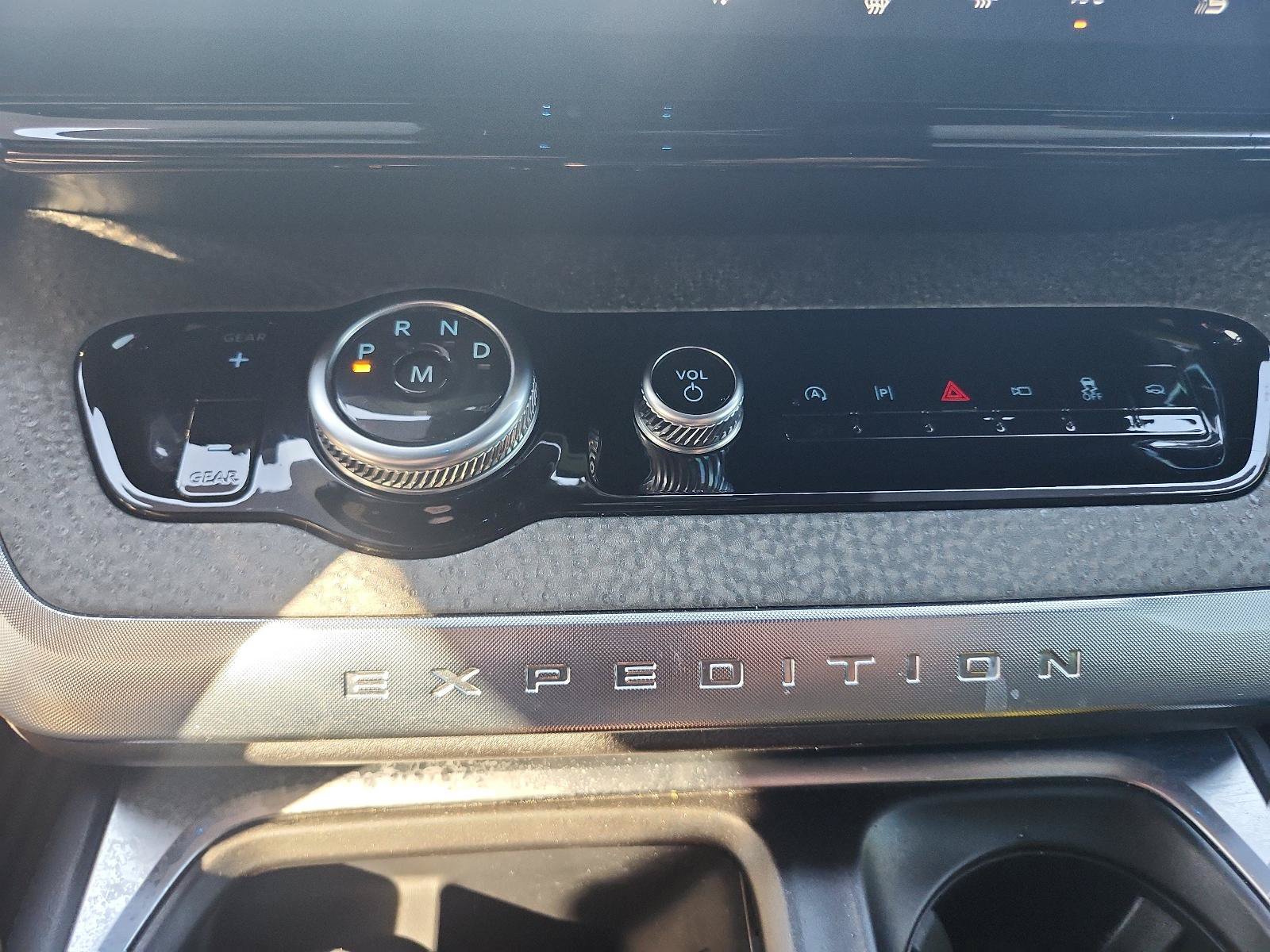 Used 2025 Ford Expedition Tremor AWD/4WD image 21