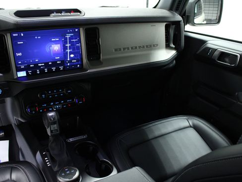 New 2026 Ford Bronco Outer Banks AWD/4WD image 19