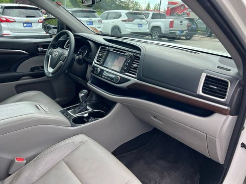 Used 2015 Toyota Highlander Limited AWD/4WD image 33