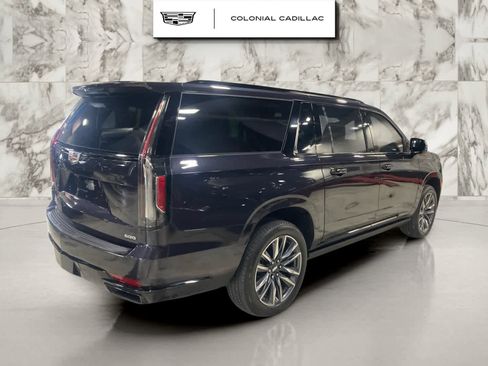 Used 2022 Cadillac Escalade ESV Sport w/ Touring Package image 6