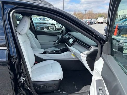 New 2026 Jeep Cherokee Limited image 27