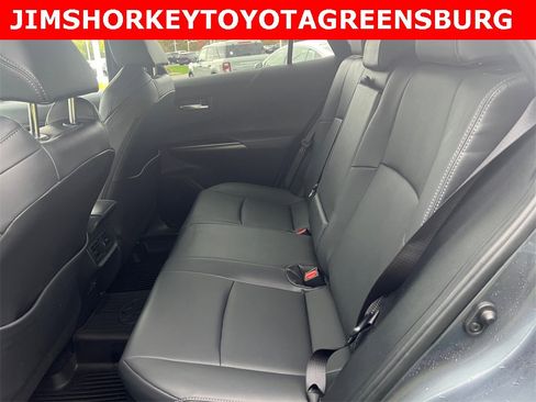 Used 2024 Toyota Venza XLE image 30