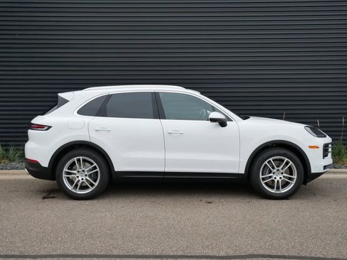 New 2026 Porsche Cayenne image 24