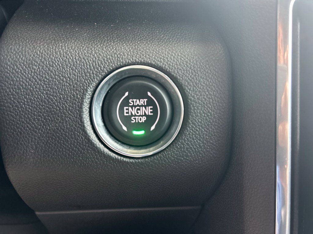 Used 2026 GMC Acadia Elevation FWD image 21