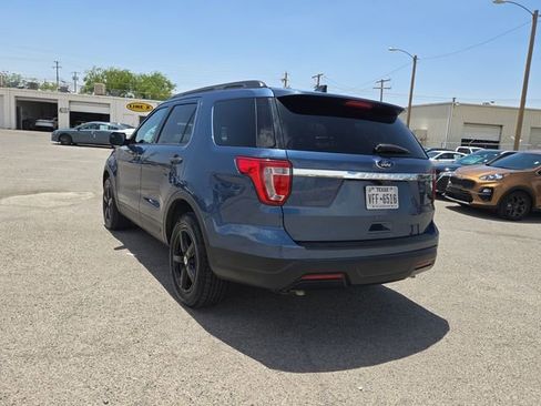 Used 2018 Ford Explorer FWD image 2