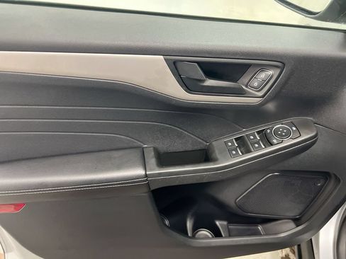 Used 2022 Ford Escape SE FWD image 21