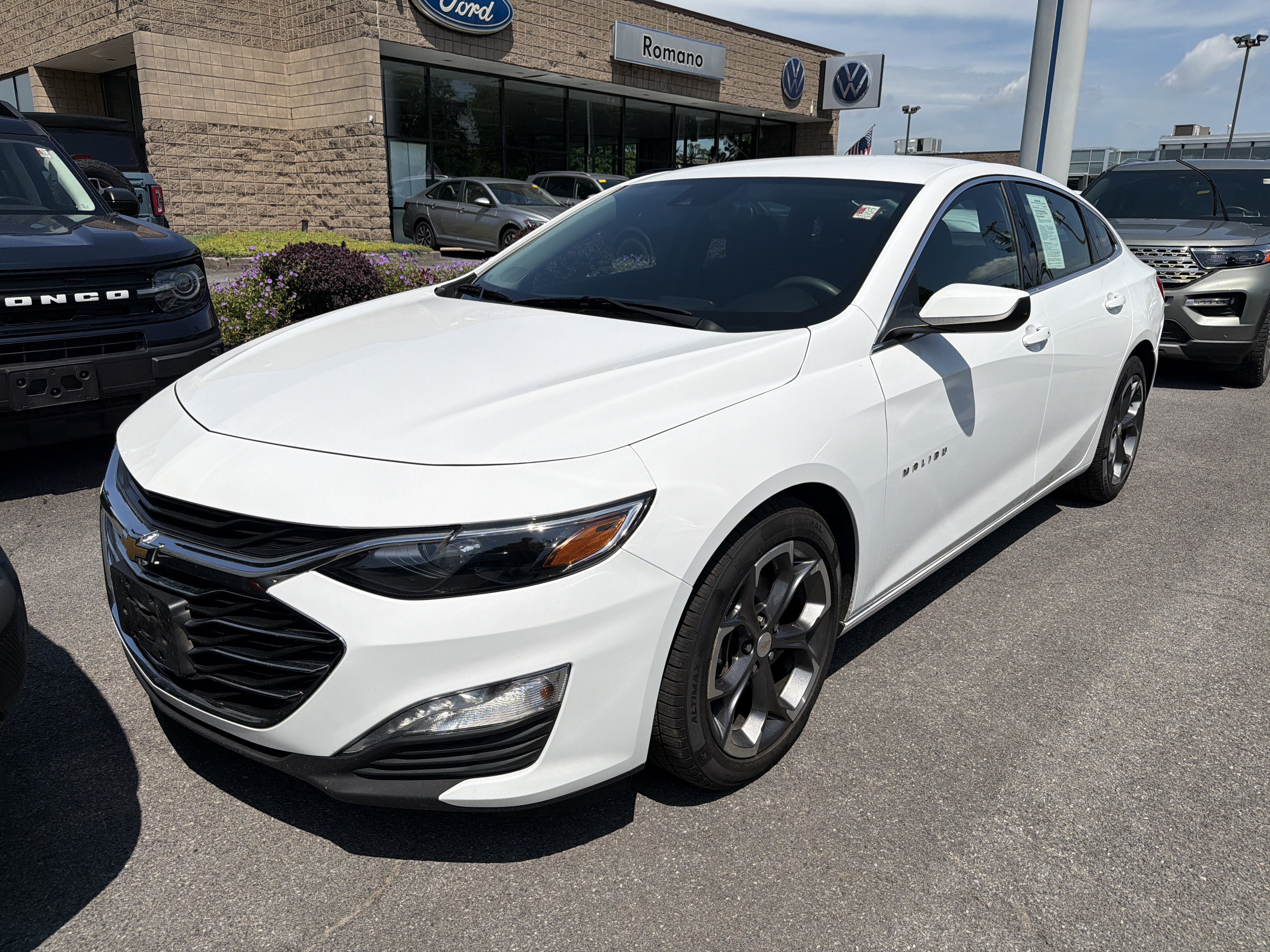 Used 2023 Chevrolet Malibu LT FWD image 3