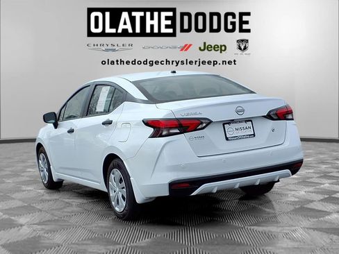 Used 2025 Nissan Versa S w/ Trunk Package image 3