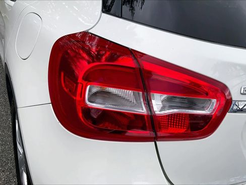 Used 2016 Mercedes-Benz GLA 250 4MATIC image 28
