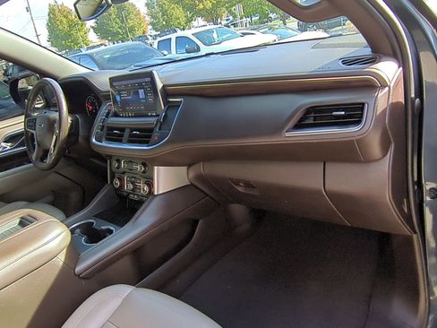 Used 2021 Chevrolet Suburban Z71 w/ Z71 Off-Road Package image 27