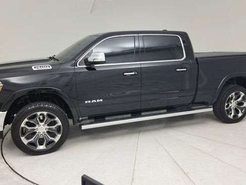 Used 2019 RAM 1500 Laramie AWD/4WD image 2