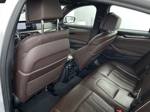 Used 2021 BMW 540i image 25