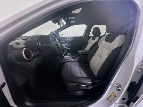 Used 2024 Chevrolet Trax RS image 13