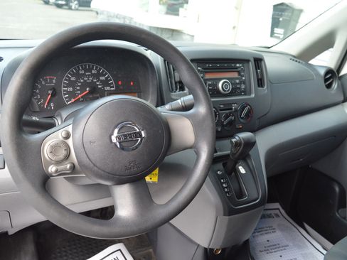Used 2015 Nissan NV200 S w/ Back Door Glass Package image 25